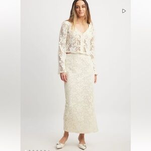 Na-Kd Elegant Cream Lace Two-Piece Set